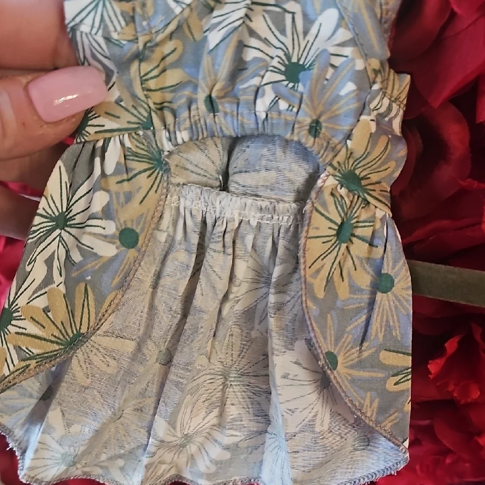 NWOT Floral Dog Dress with Green Bow Size XSmall